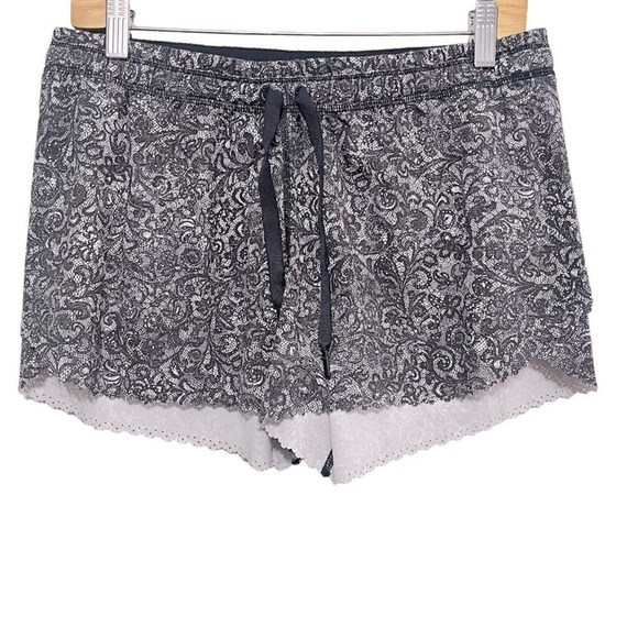 Lululemon; Hit It Short - Mini Cinder Lace Trim Size 8 - Picture 2 of 9